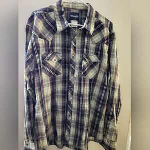 Wrangler Men's Multicolor Plaid Button Down Shirt